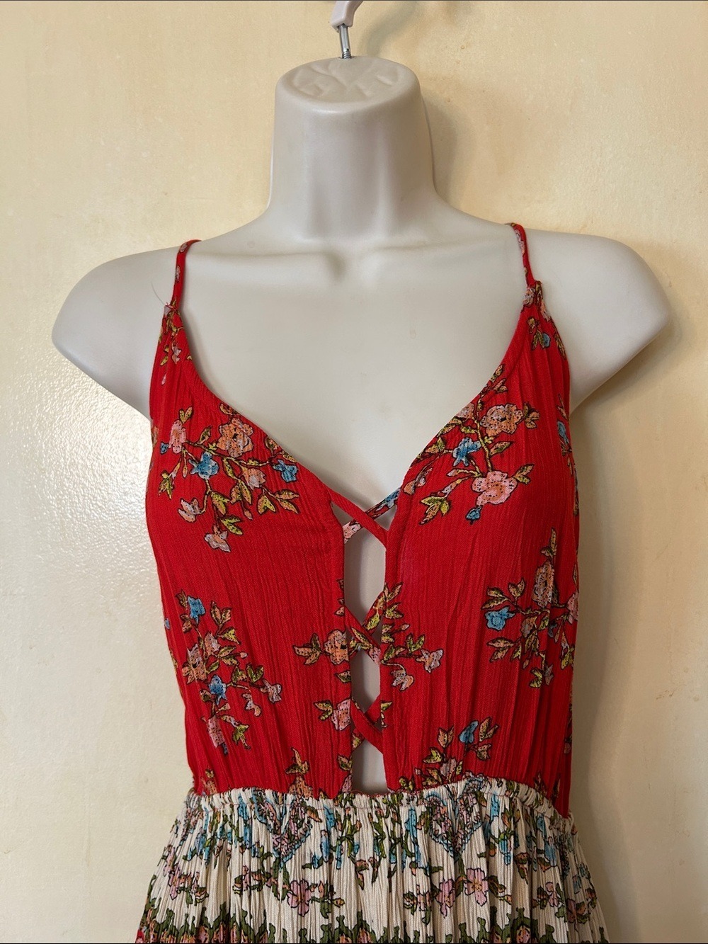 Patrons of Peace Red Floral Maxi Dress with Spaghetti Straps size M - Picture 3 of 12